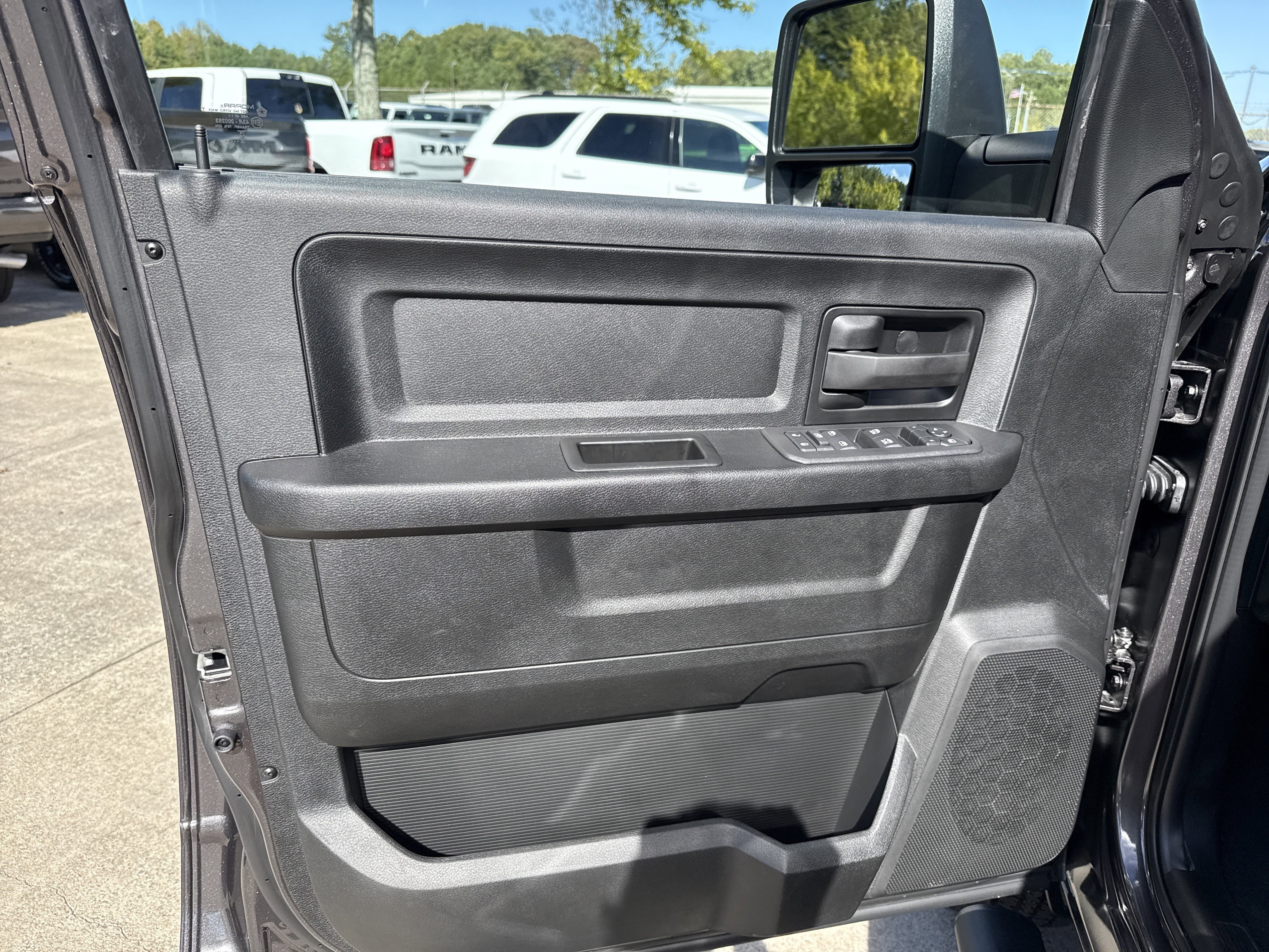 New 2026 Granite Crystal Metallic Clearcoat RAM Tradesman image 10
