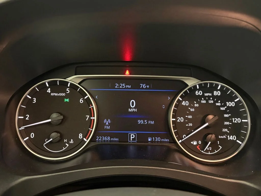 Used 2025 Silver Nissan 2.5 SV image 26