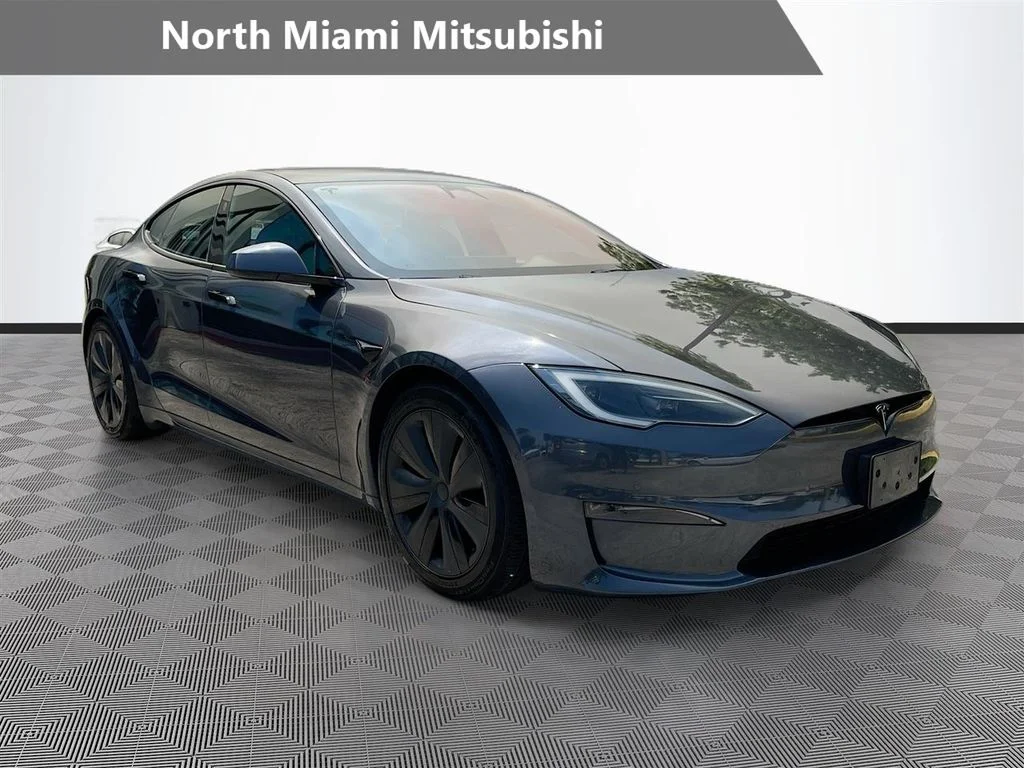 2023 Tesla Model S Standard Range's photo