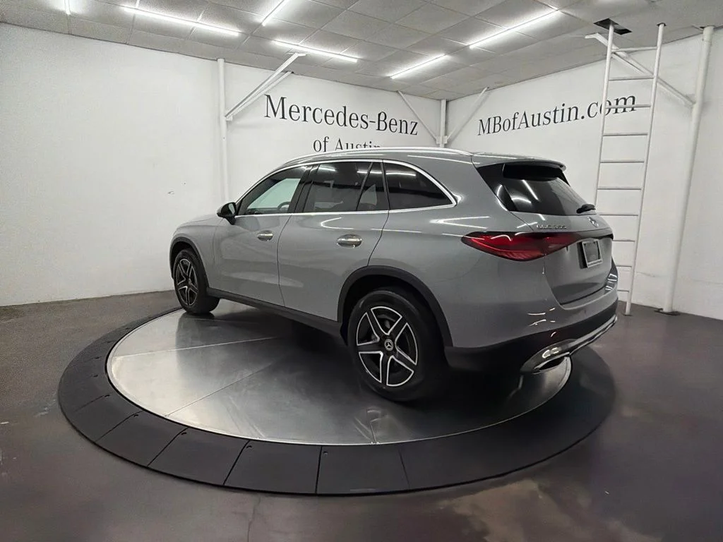 New 2027 White Mercedes-Benz GLC 300 image 5