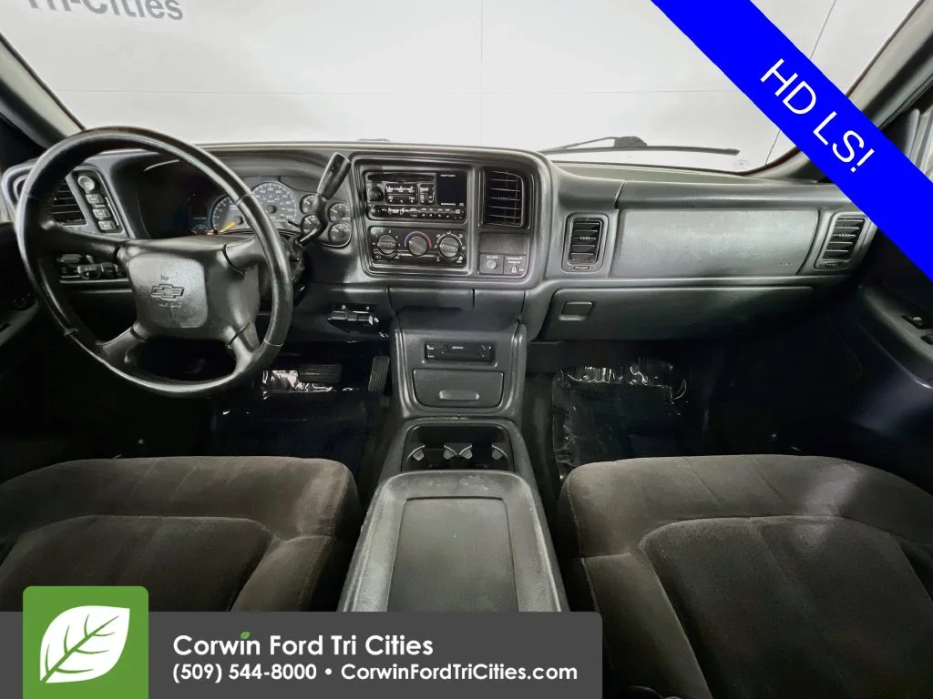 Used 2000 White Chevrolet LS image 6