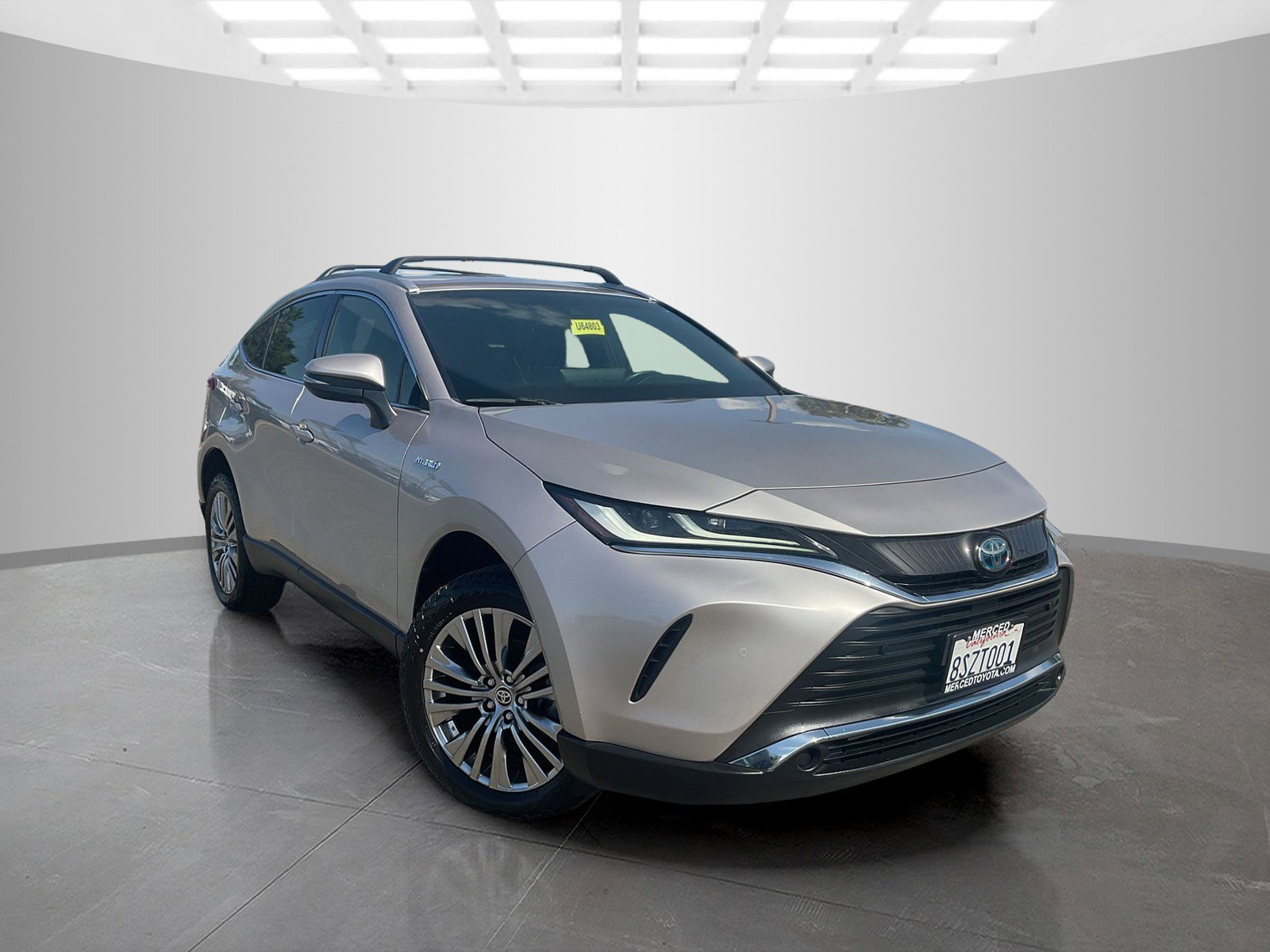 Used 2021 Titanium Toyota XLE image 6