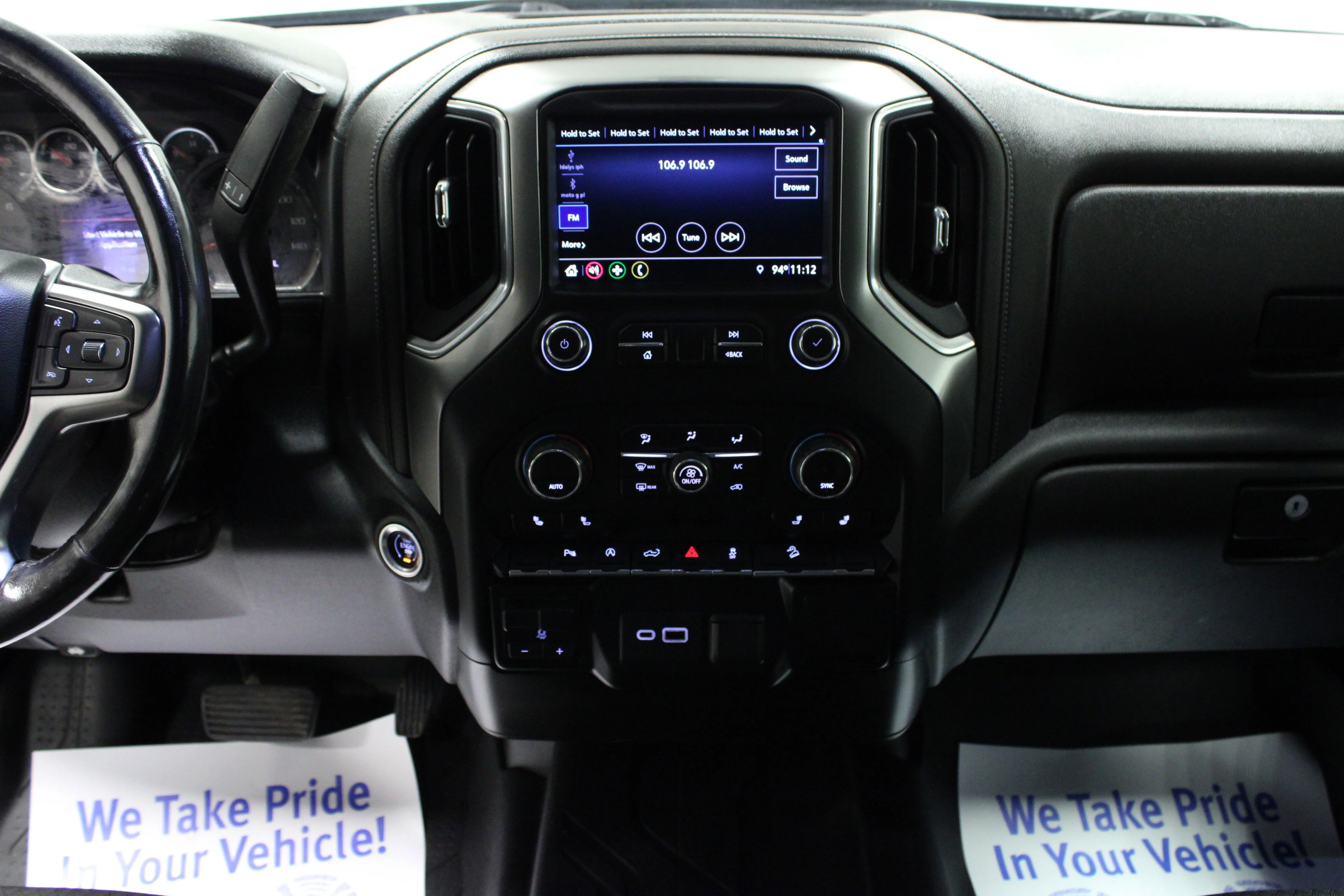 Used 2019 BLACK Chevrolet RST image 17