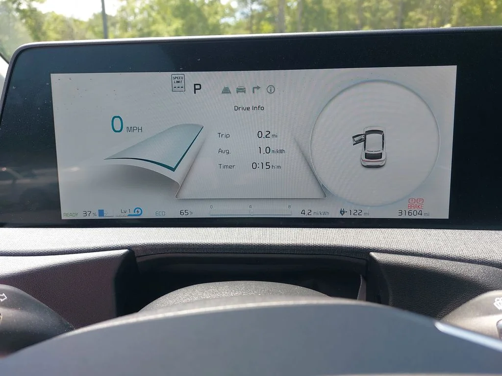 Used 2023 Gray Kia Wind image 19