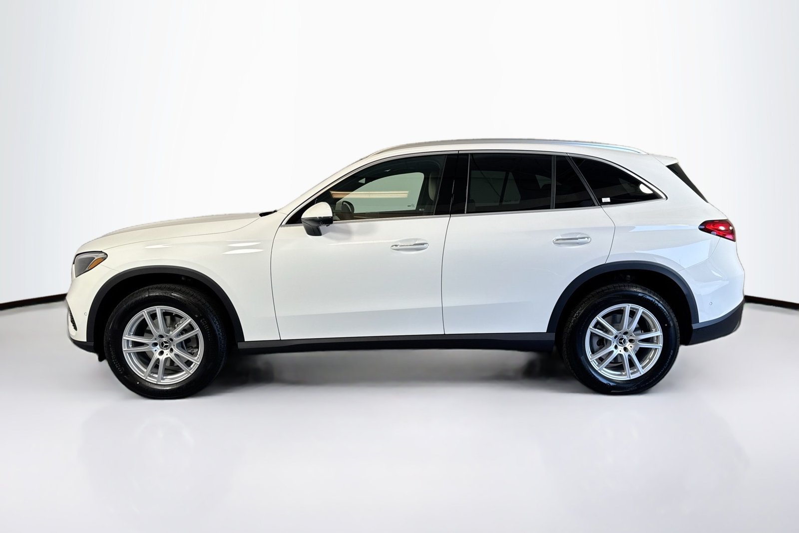 New 2026 Polar White Mercedes-Benz GLC 300 image 8