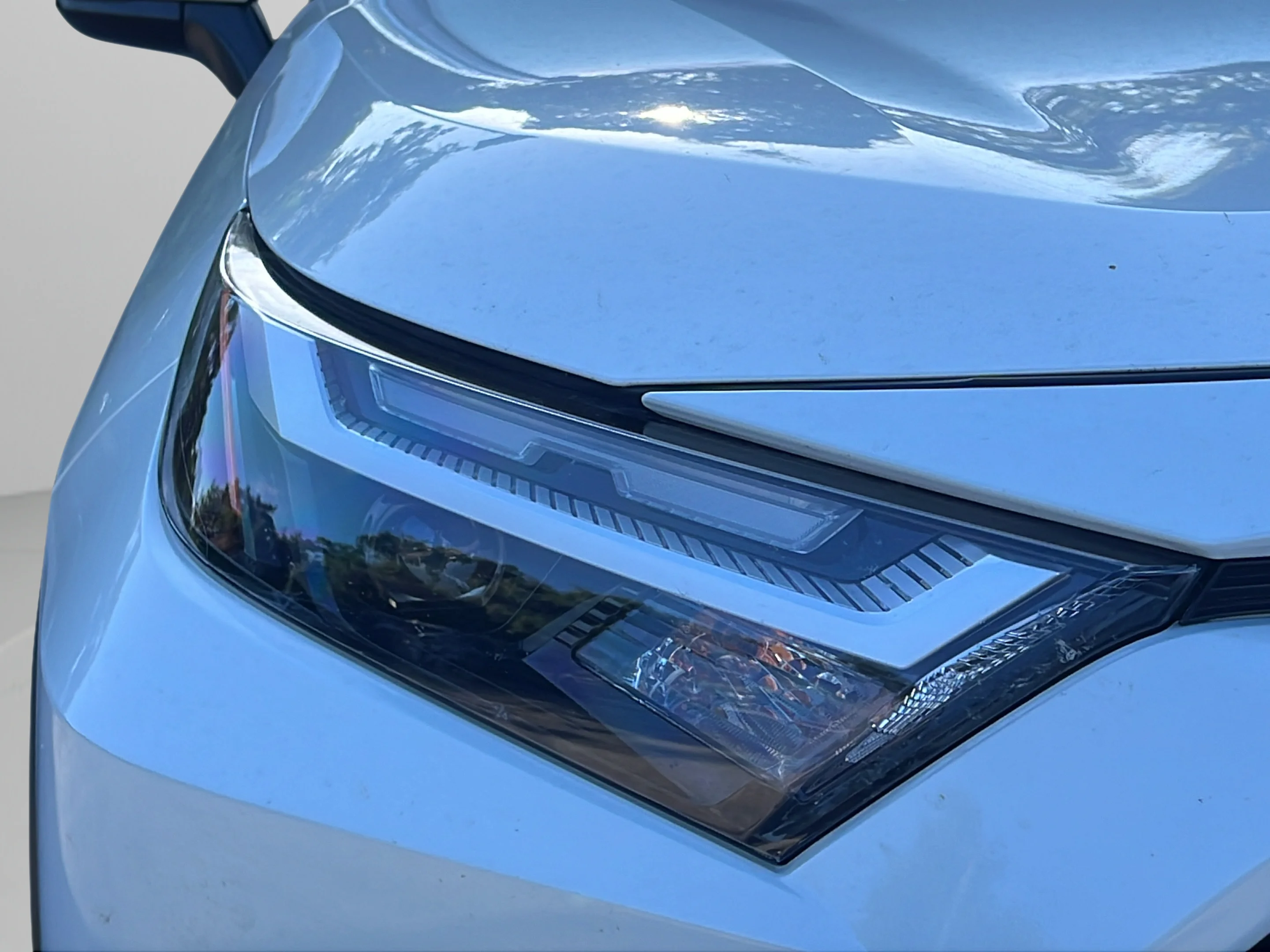 Used 2022 Blizzard Pearl Toyota Hybrid XLE Premium image 9