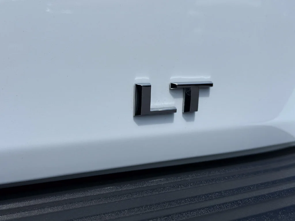 Used 2024 Summit White Chevrolet LT image 11