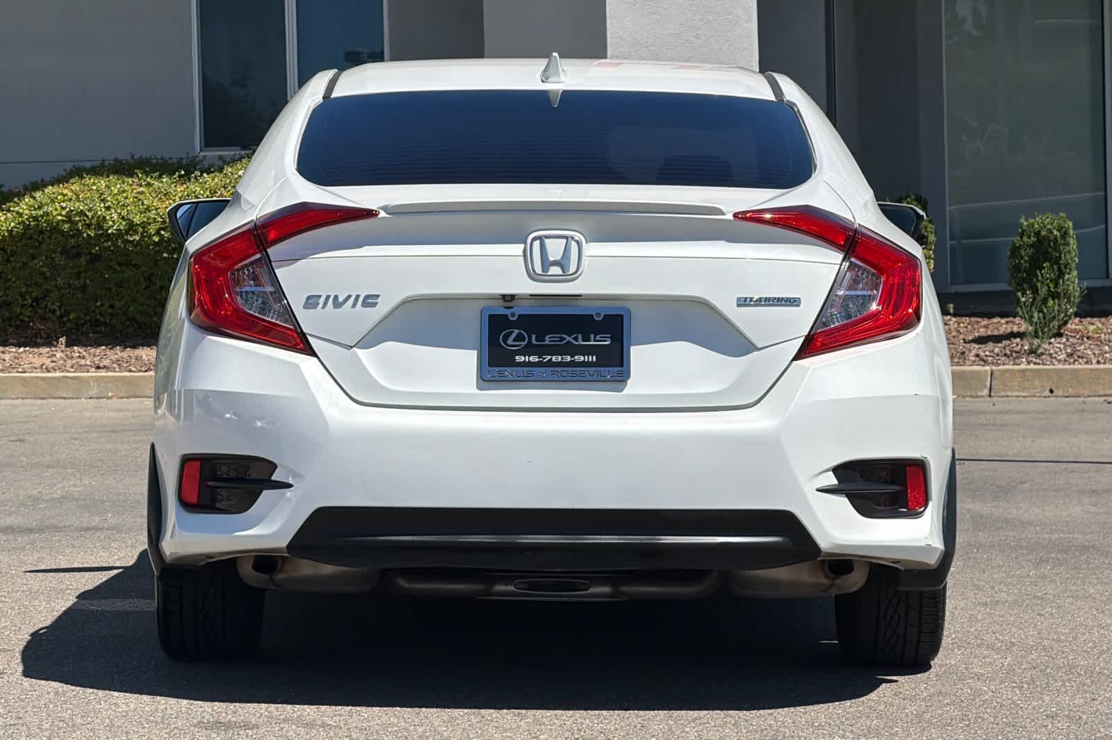 Used 2017  Honda Touring image 8