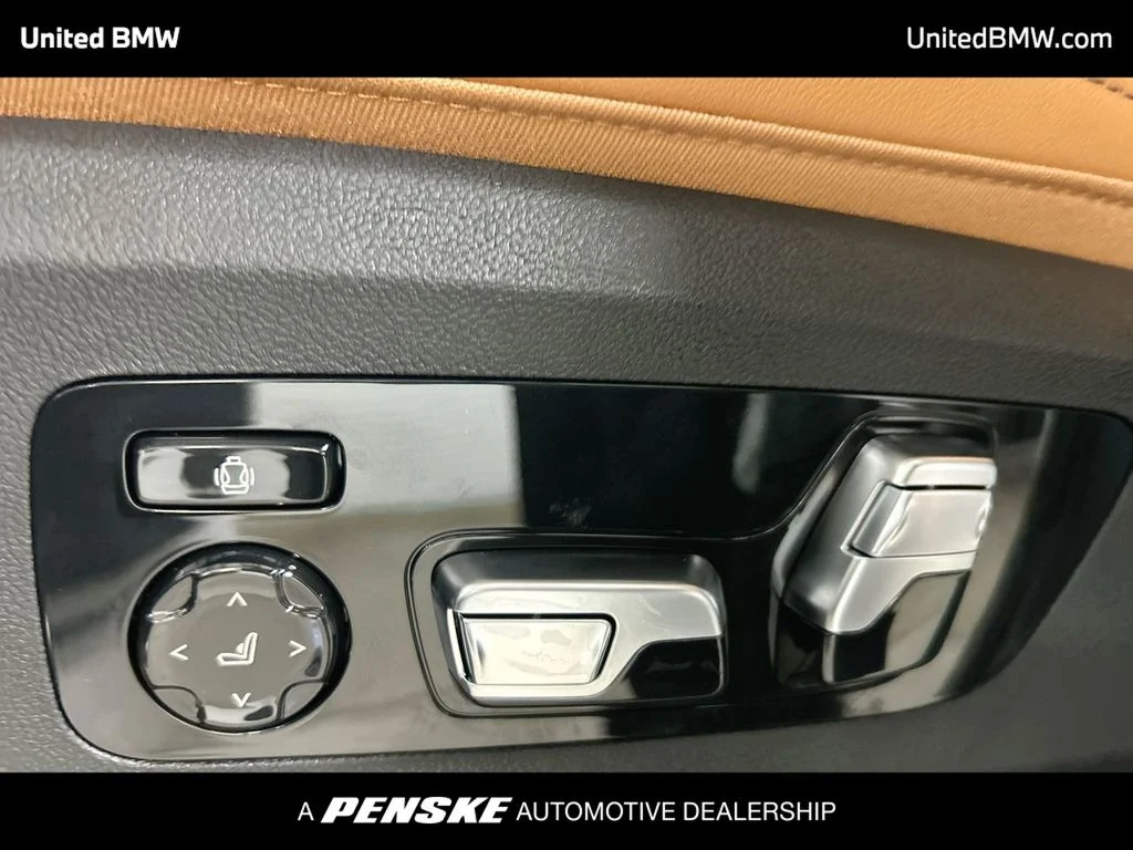 Used 2026 Mineral White Metallic BMW xDrive40i image 12