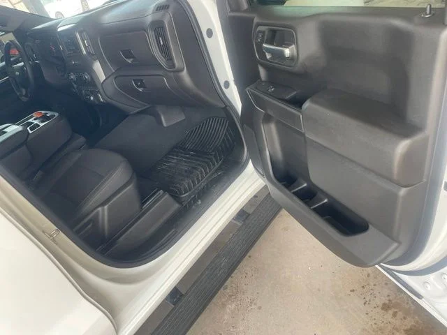Used 2025 White Chevrolet Custom image 20