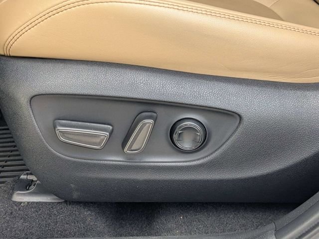 Used 2025 Beige Toyota XLE Premium image 20