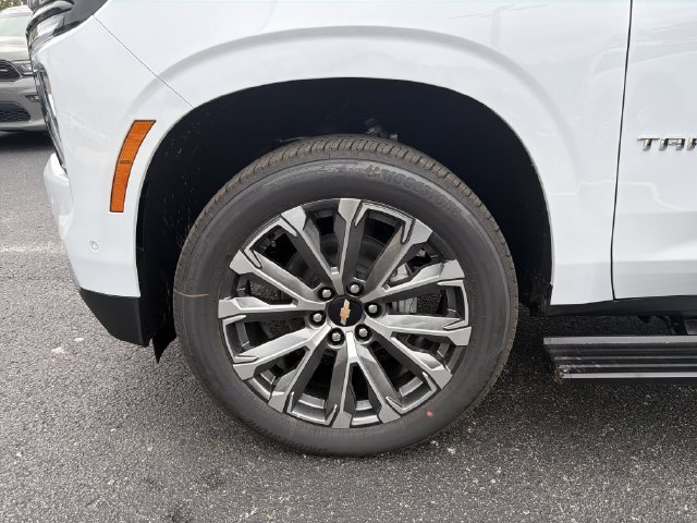 New 2026 Polar White Tricoat Chevrolet High Country image 34