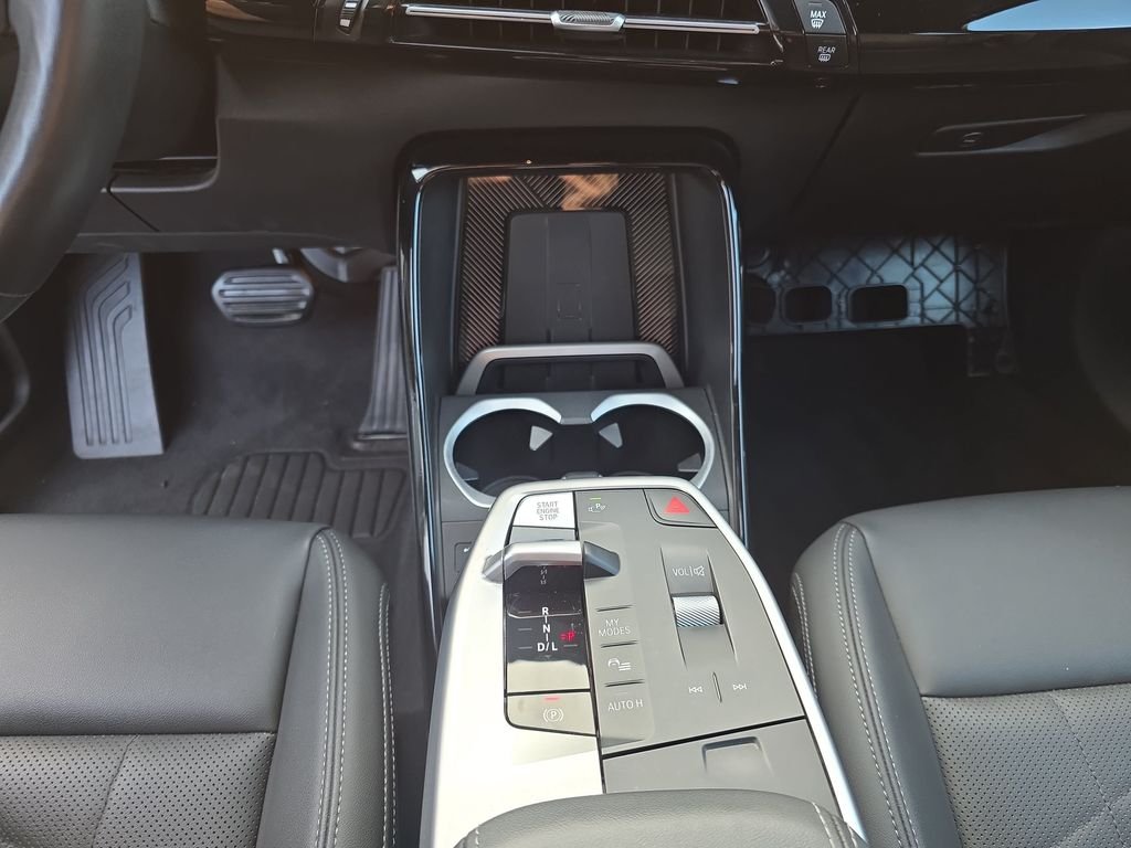 Used 2024 White BMW xDrive28i image 25