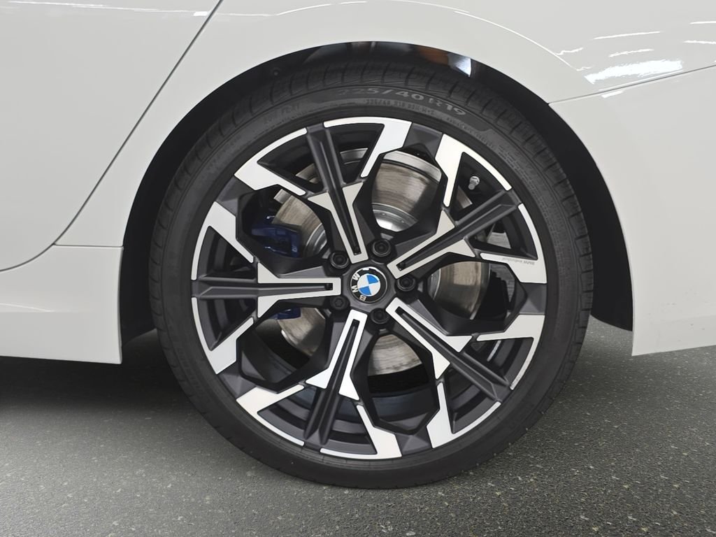 Used 2026 Alpine White BMW 330i image 19