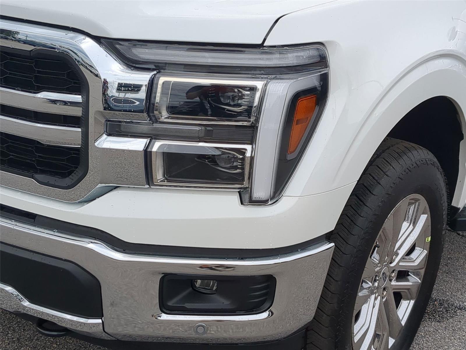New 2026 Star White Metallic Tri-Coat Ford Lariat® image 9