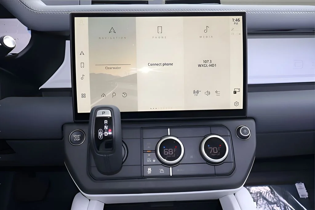 New 2026 Fuji White Land Rover X-Dynamic SE image 22