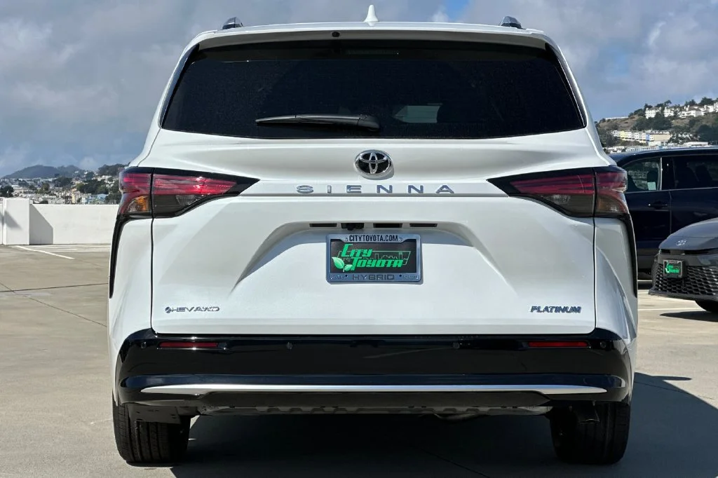 New 2026 Wind Chill Pearl <sup>1</sup> Toyota  Platinum image 5