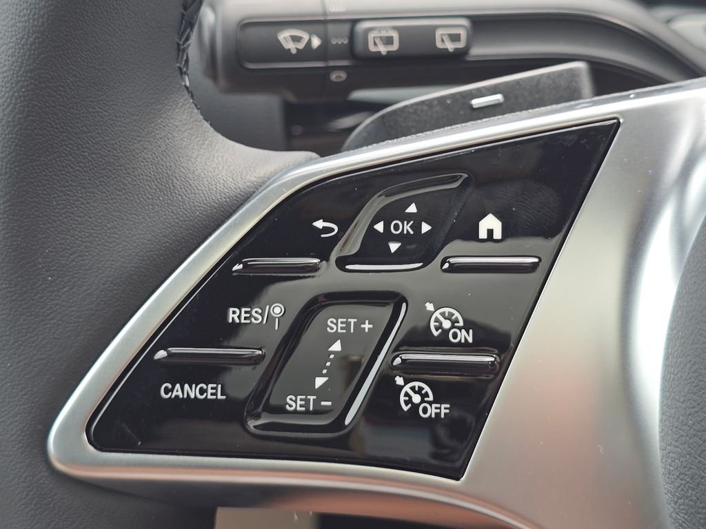 New 2026 Polar White Mercedes-Benz GLA 250 image 37