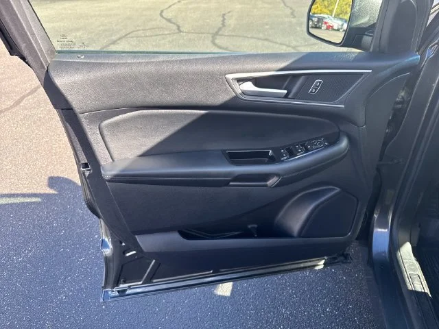 Used 2019 Gray Ford SEL image 12