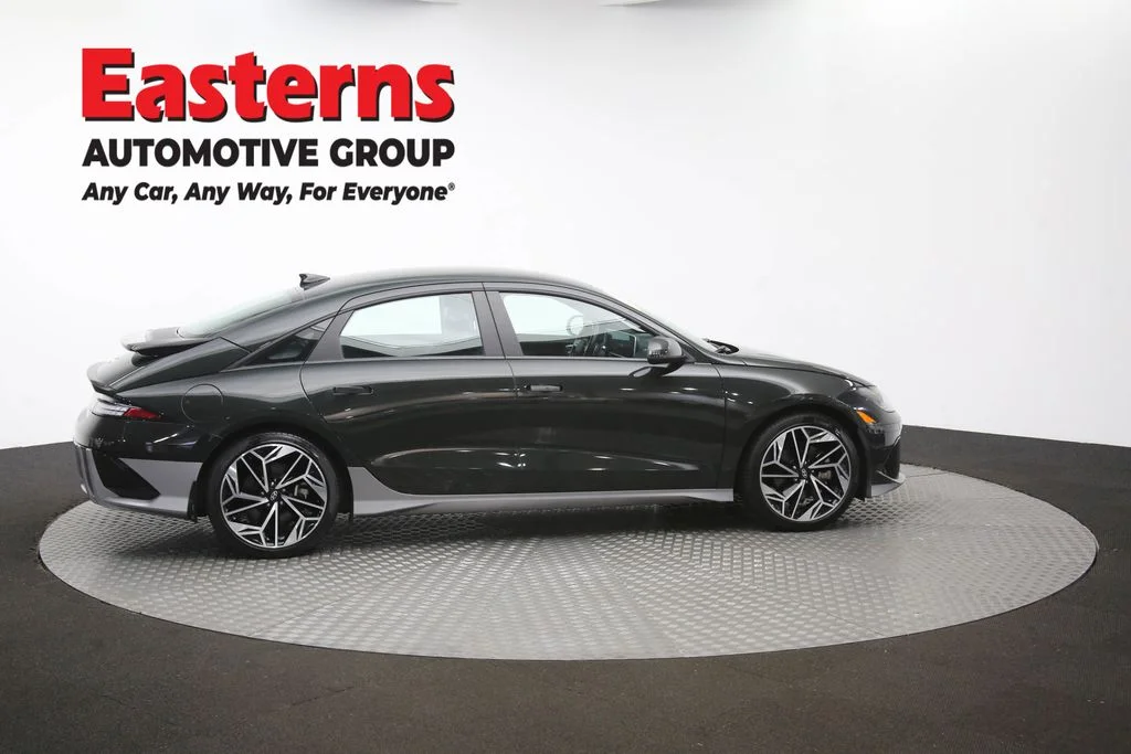 Used 2023 Green Hyundai SEL image 44