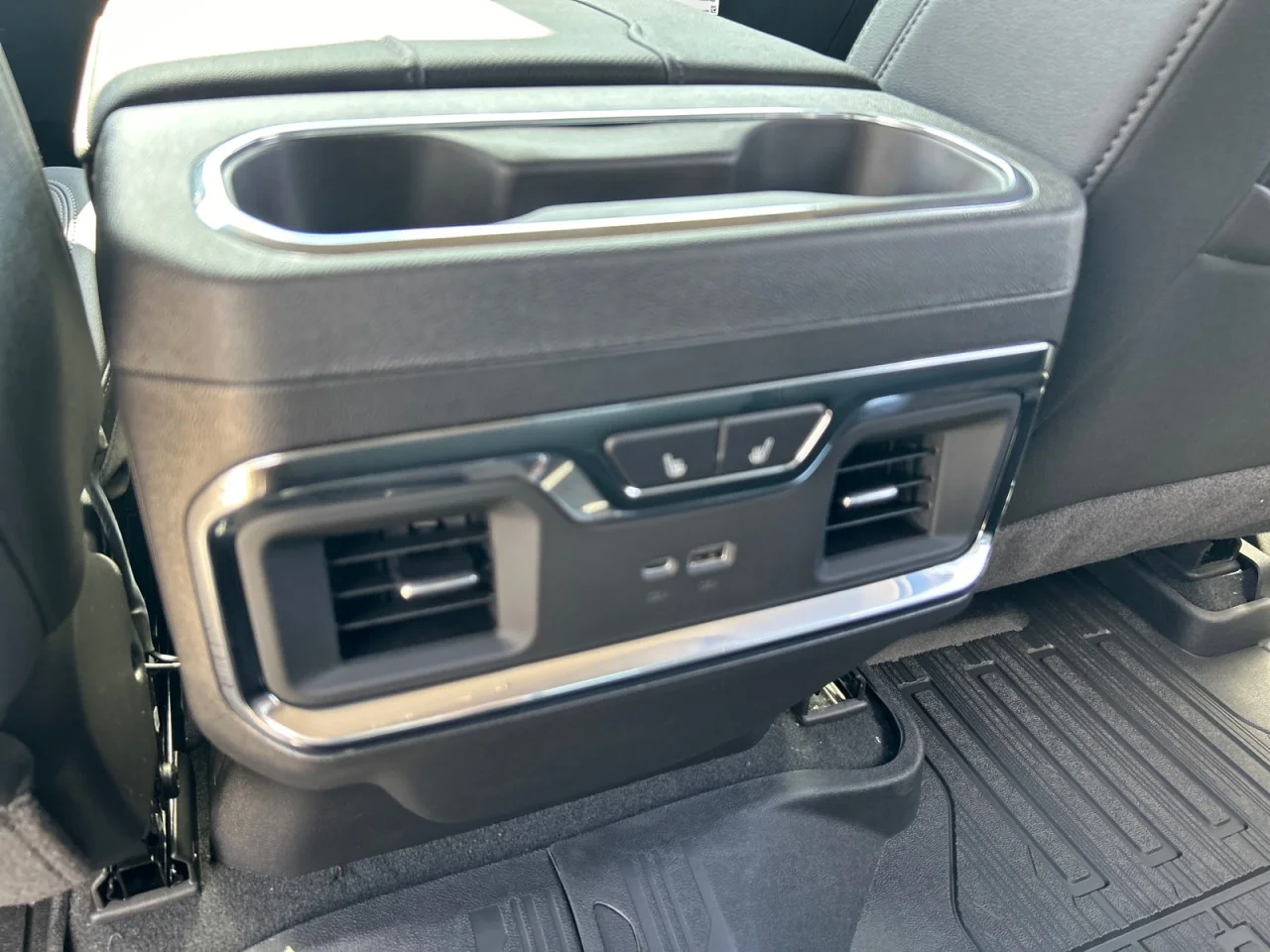 New 2026 Glacier White Tricoat GMC SLT image 22