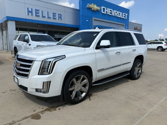 Used 2016 Crystal White Tricoat Cadillac Luxury Collection image 3