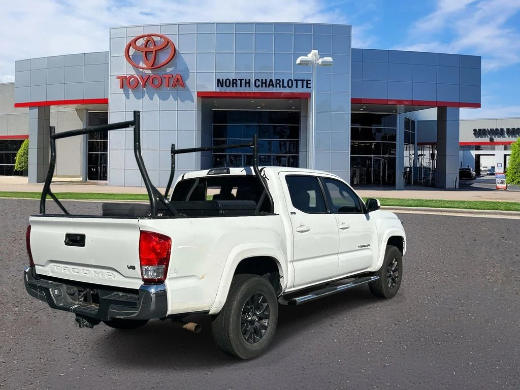 Used 2020 White Toyota SR5 image 7
