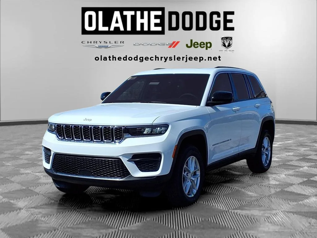 New 2026 Bright White Clear-Coat Exterior Paint Jeep Laredo X image 1