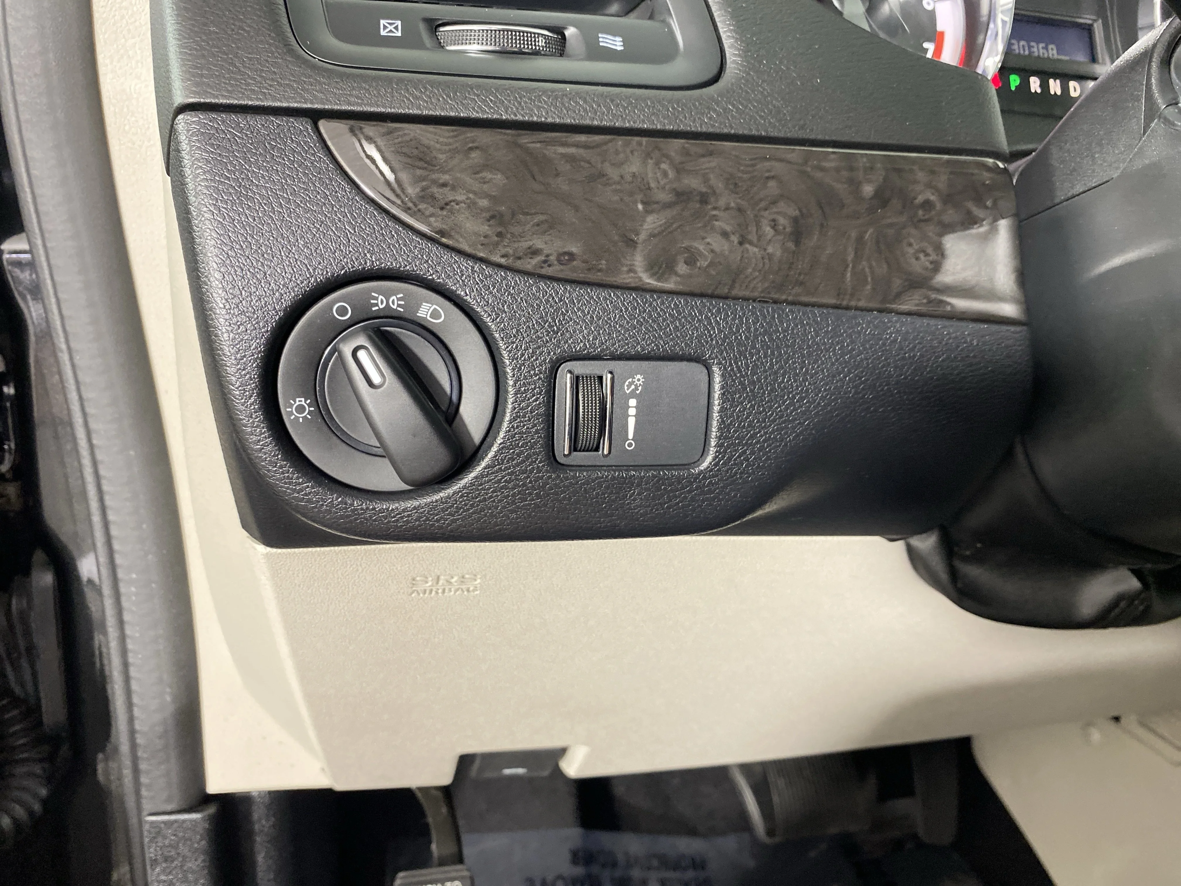 Used 2019 Black Onyx Crystal Pearlcoat Dodge SE image 23