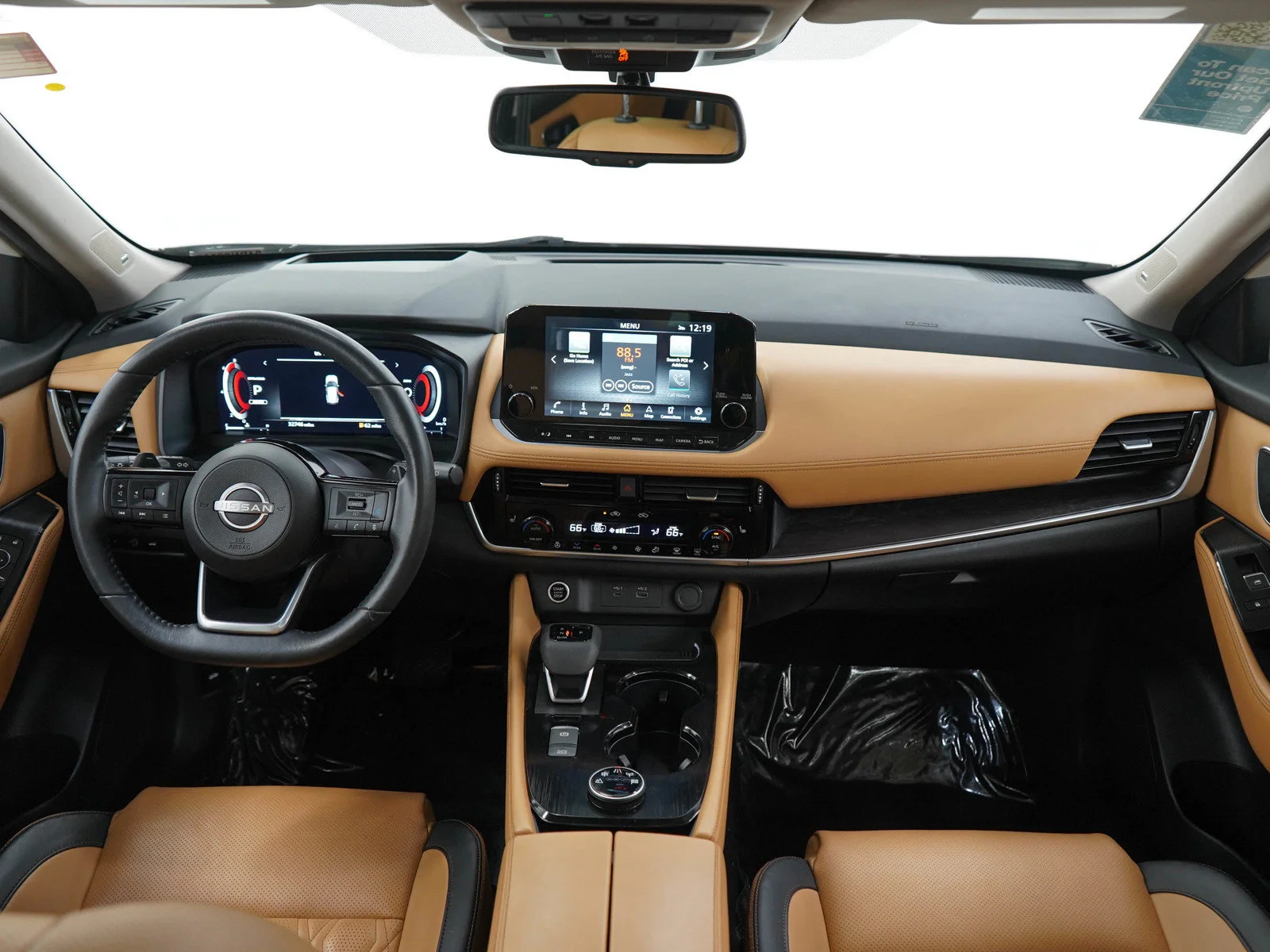Used 2023 Pearl White Tricoat Nissan Platinum image 13