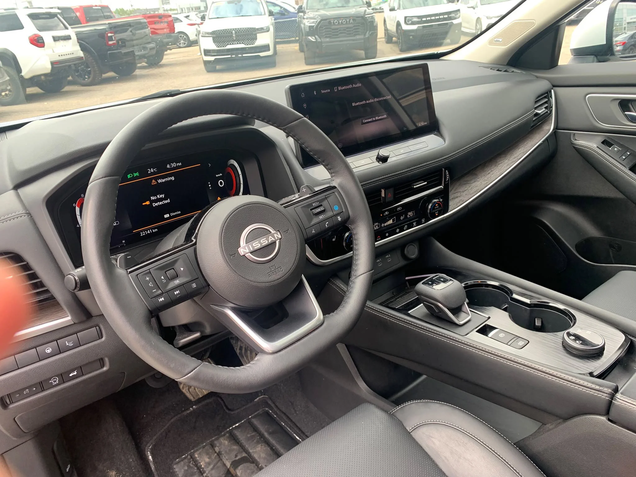 Certified Used 2024 Everest White Pearl Tricoat Nissan Platinum AWD*Adaptive Cruise | Remote Start | Nav | 360 Cam | Htd Leather | Pano Roof | Htd Wheel image 6