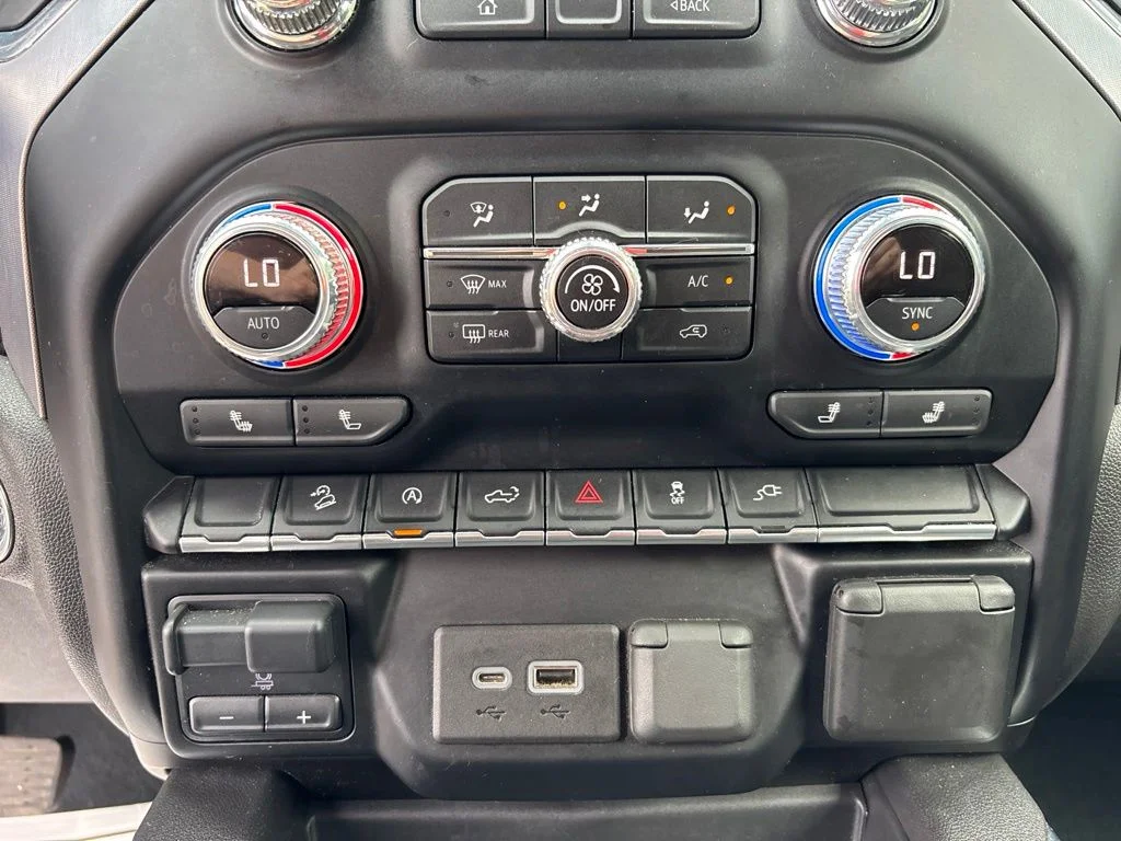 Used 2020 Black GMC Elevation image 25