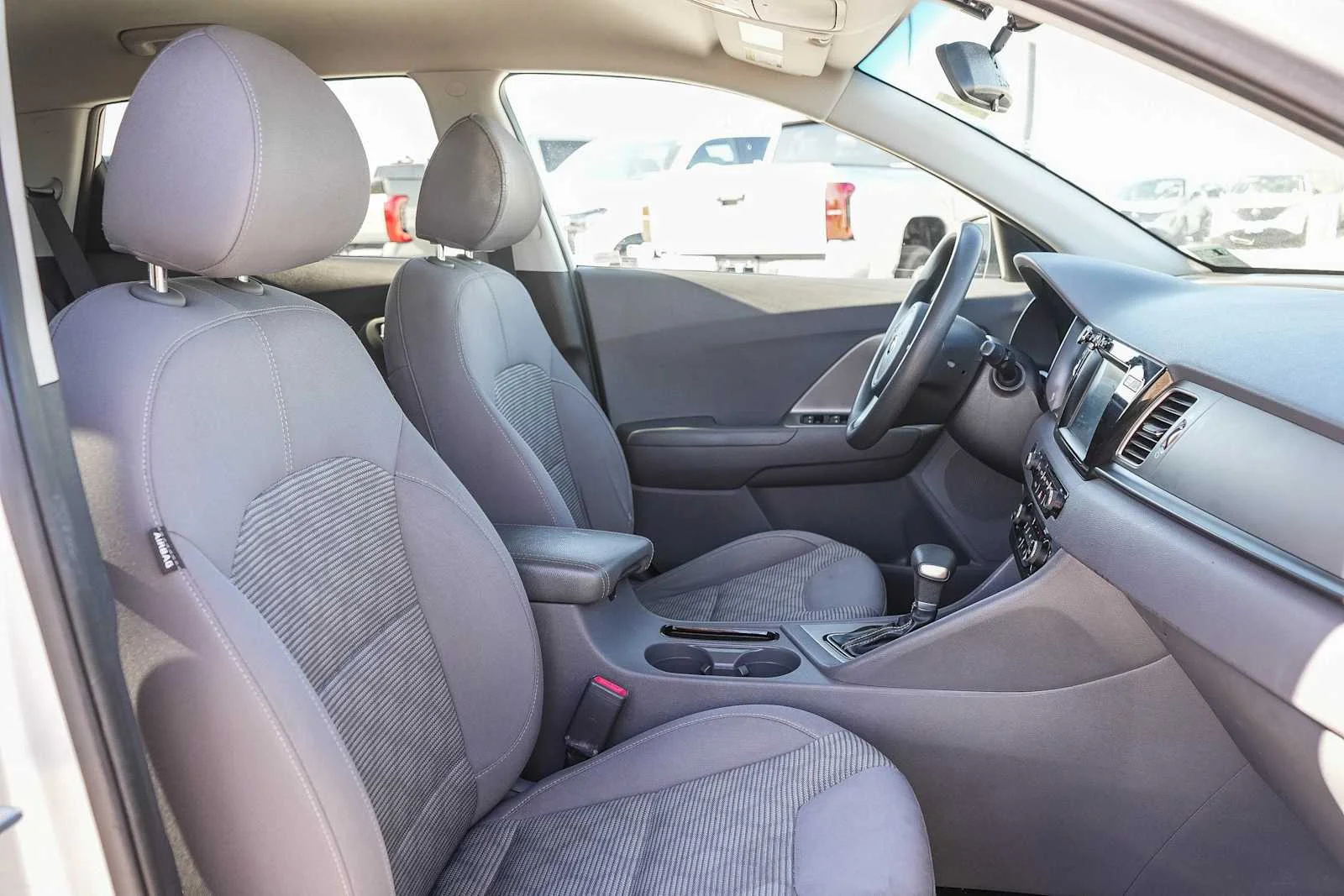 Used 2019 Silky Silver Kia LX image 16