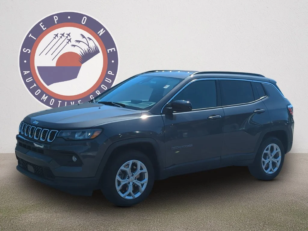 Used 2024 Gray Jeep Latitude image 2