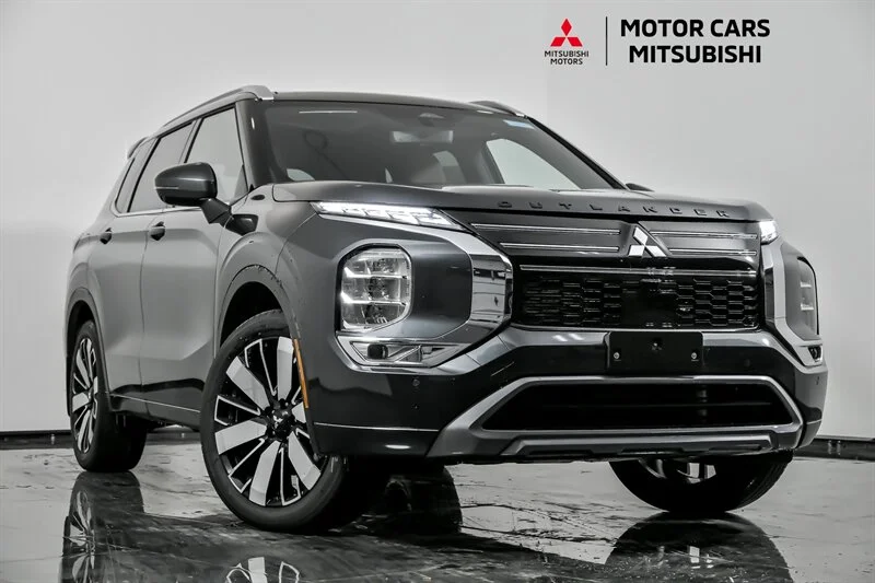 2026 Mitsubishi Outlander SEL FWD's photo