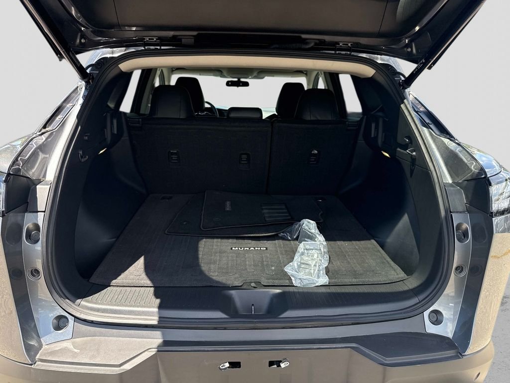 Used 2025 Gray Nissan SV image 6