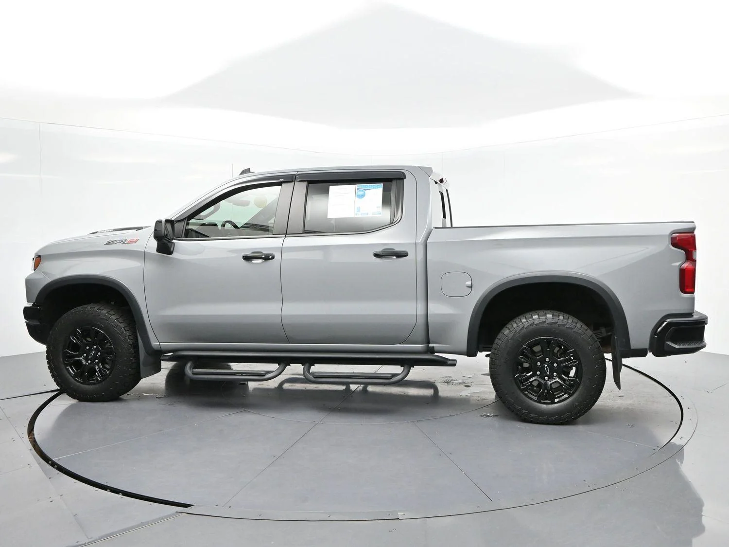 Used 2025 Slate Gray Metallic Chevrolet ZR2 image 4