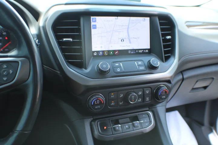Used 2022 Summit White GMC AT4 image 10