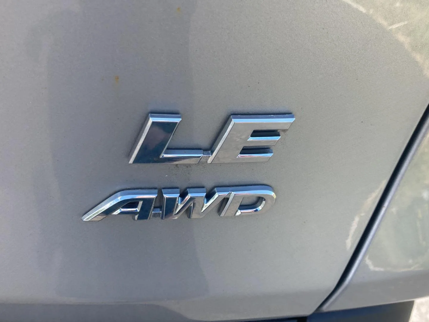 Used 2019 Gy Toyota LE image 10