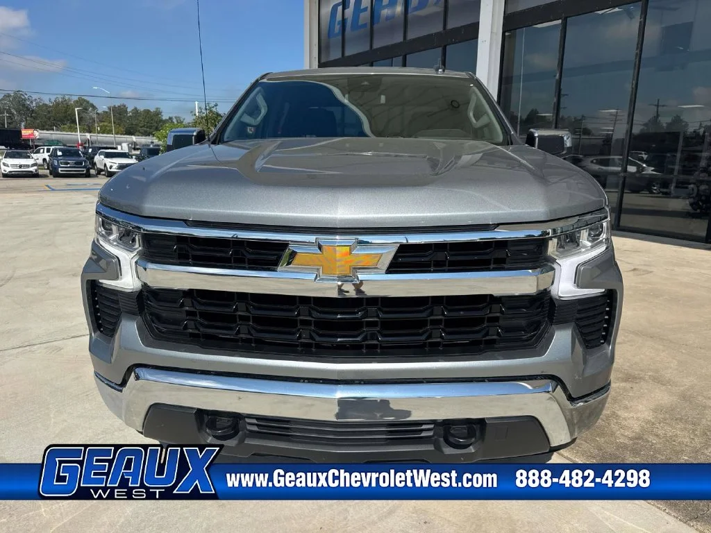 Used 2023 Gray Chevrolet LT image 6