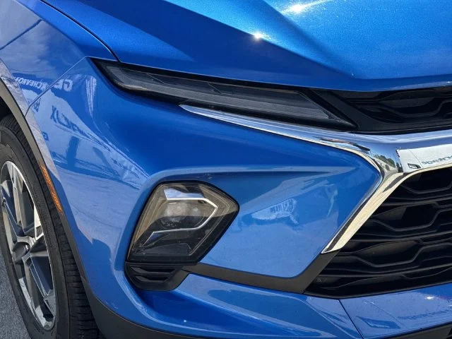 Used 2025 Blue Chevrolet LT image 2