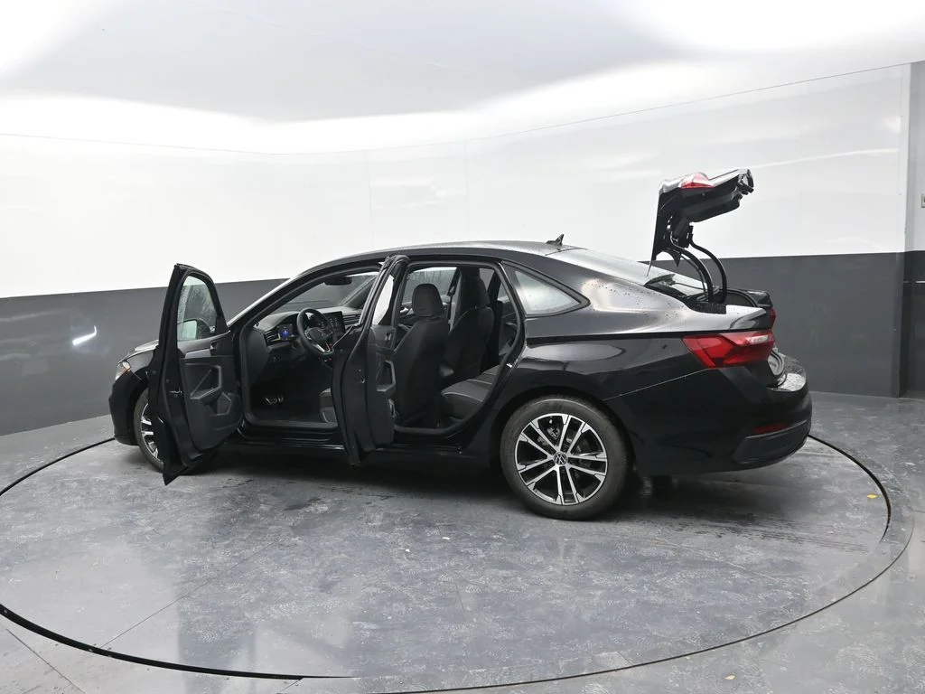 New 2026  Volkswagen 1.5T Sport image 34