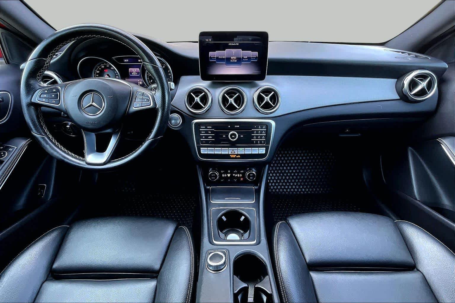 Used 2018 Jupiter Red Mercedes-Benz GLA 250 image 16
