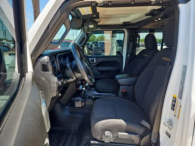 Used 2024  Jeep Mojave image 10