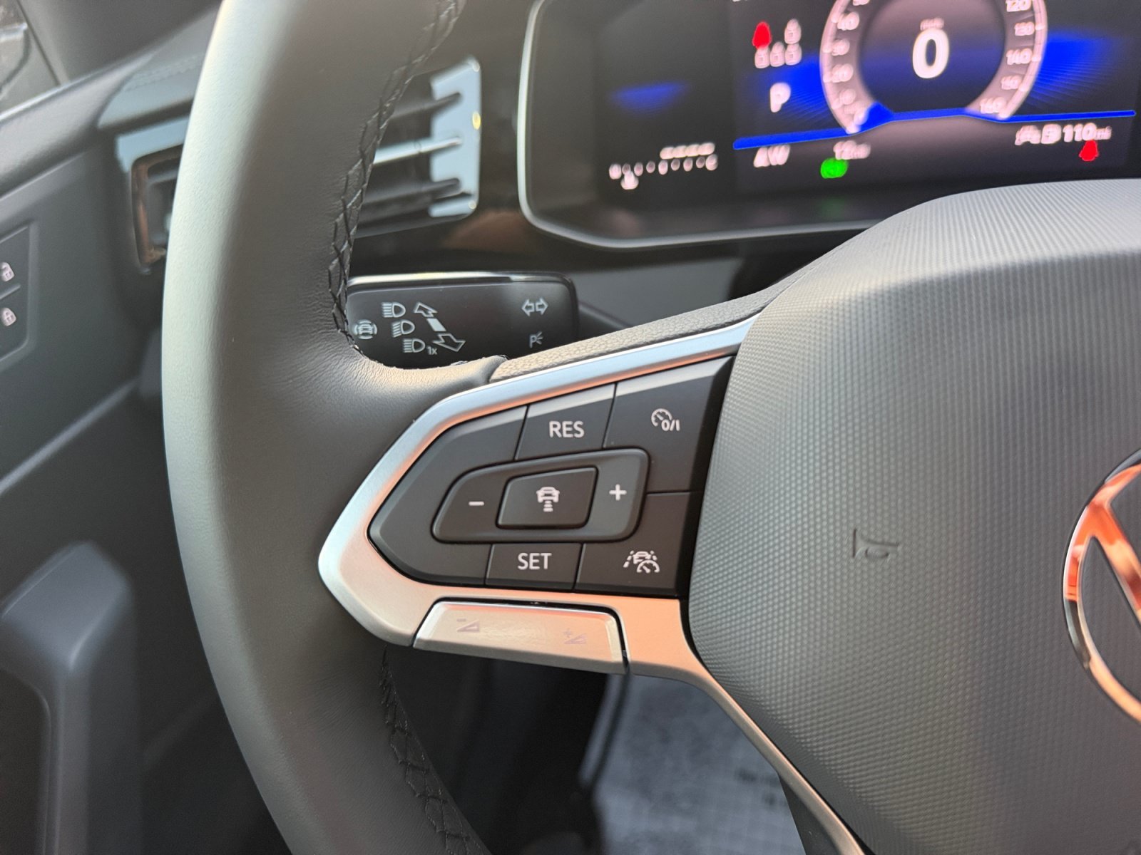 New 2027 PURE WHITE EXTE Volkswagen Sport image 21