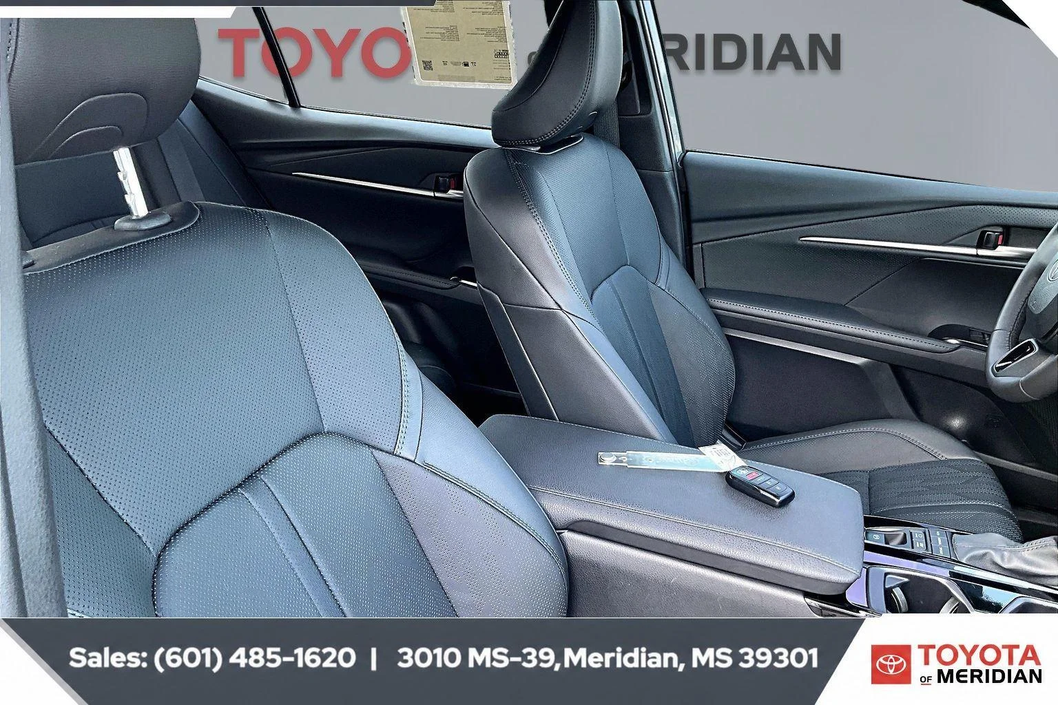 Used 2025 Heavy Metal w/Midnight Black Metallic Roof Toyota XSE image 6