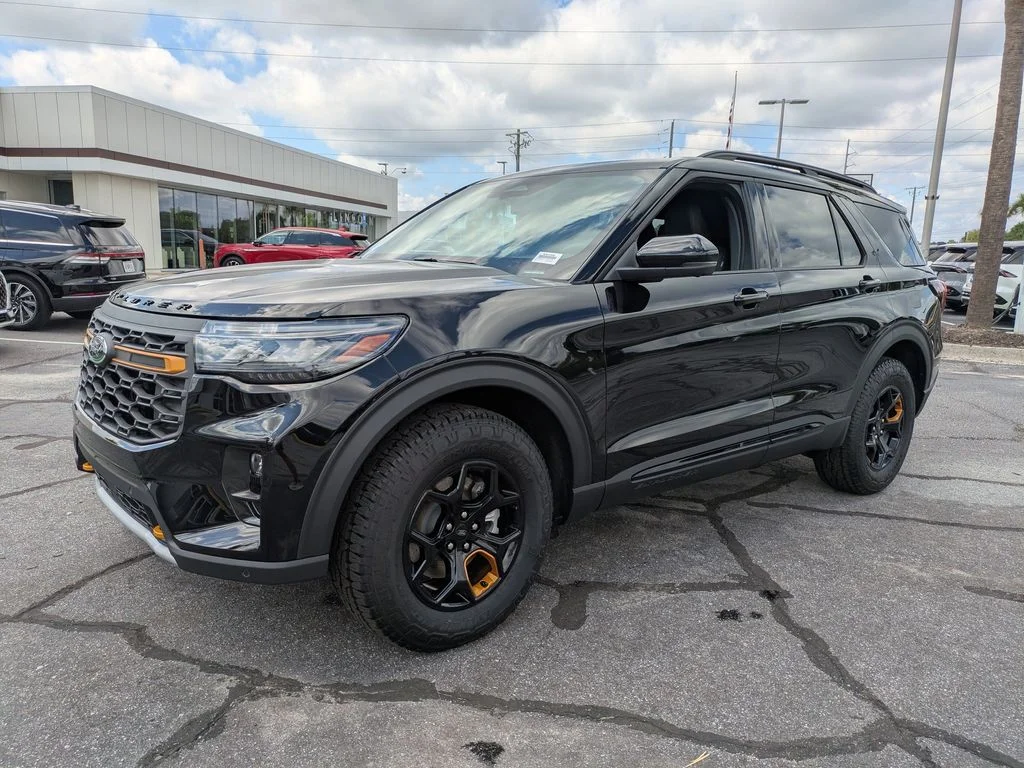 New 2026 Agate Black Metallic Ford Tremor image 8