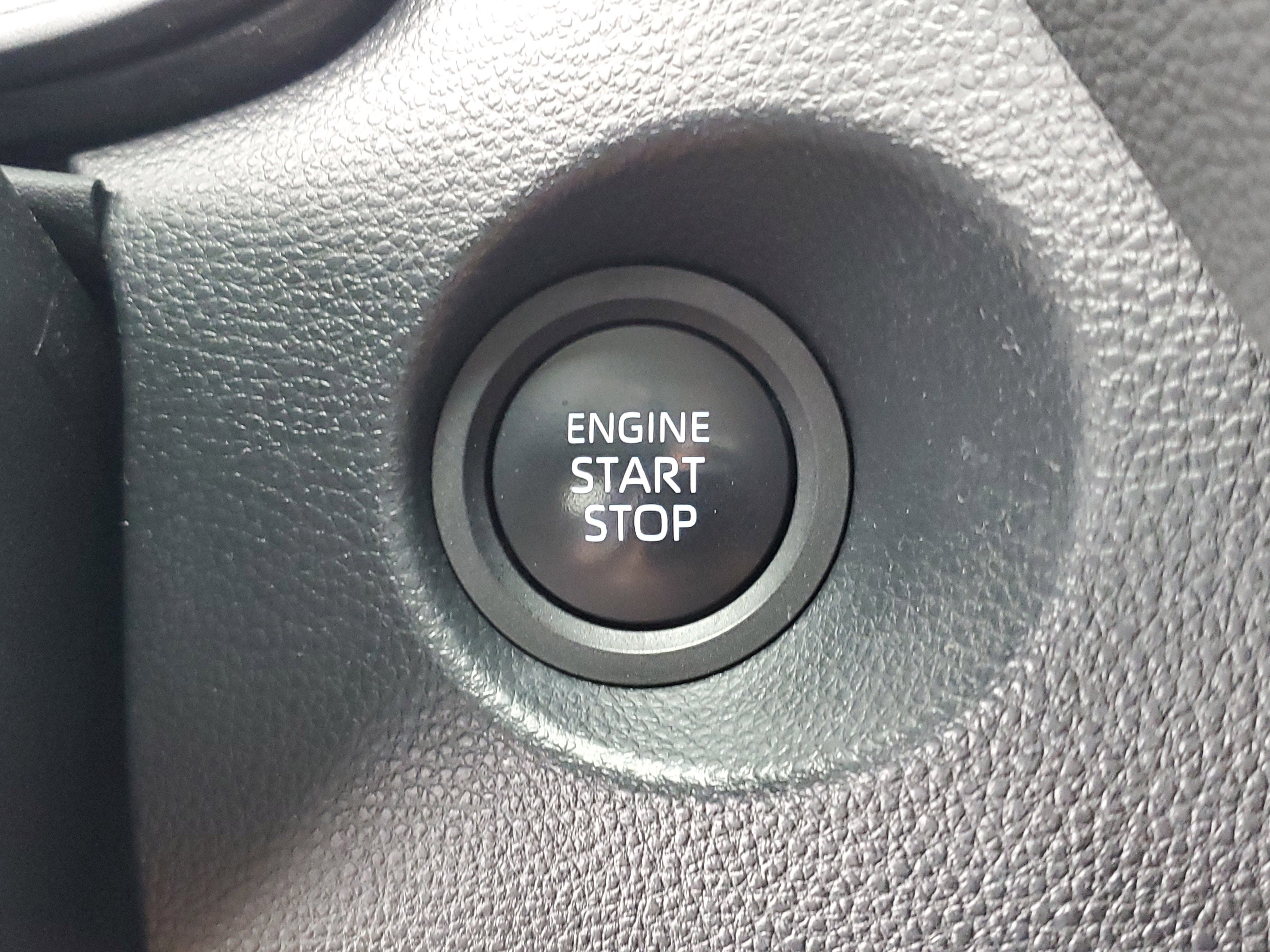 Used 2024 Wind Chill Pearl Toyota LE image 31