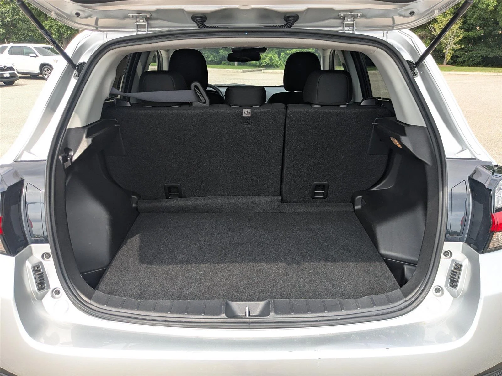 Used 2025  Mitsubishi S image 12