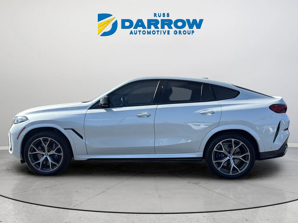 Used 2024 White BMW M60i image 2